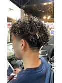 スパイラルパーマonハイライトonテーパーフェード