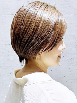 ヴィサージュ キタセンジュ(VISAGE)の写真/白髪染めでも明るい色味を楽しめる♪デザイン性の高いハイライトやインナーカラーもおすすめ◎