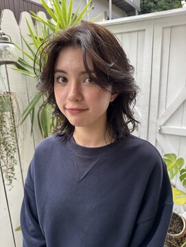 アデ オモテサンドウ(ade omotesando) 女性らしさ漂うフェミニンレイヤーボブ