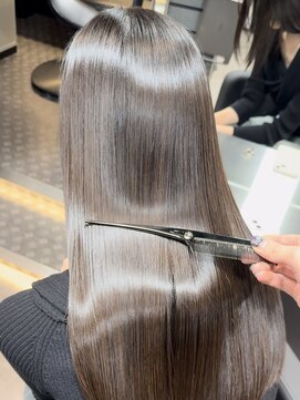 ユーザ(YUZA) 美髪縮毛矯正×最高峰髪質改善トリートメント×グレージュ