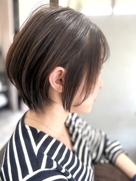スピラ(SPiRA) 【大人ショート】くびれ美シルエットの上品ショートボブ☆