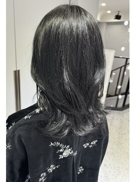 バイエイト(X８) ミディアム×暗髪