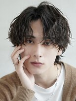 フィフス(fifth)&nbsp;センターパート微分け縦落ちツイストスパイラルパーマfifth原宿