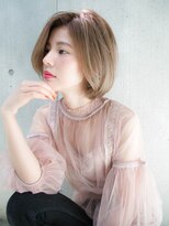 ルティア(Lutia)&nbsp;センターパート クリーミーベージュ 大人可愛い