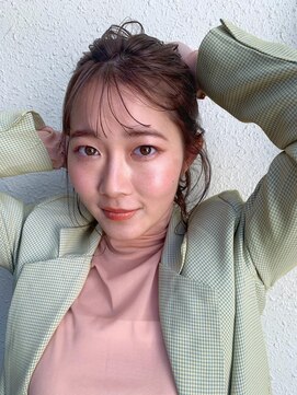 パーク(PAAQ) おくれ毛を引き出して簡単こなれアレンジ