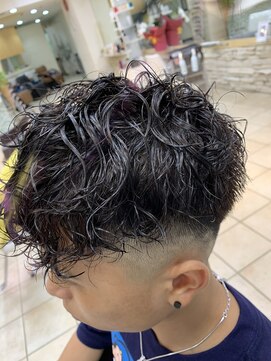 ディータ(Dita) 無造作にスペインパーマ・スペインカール