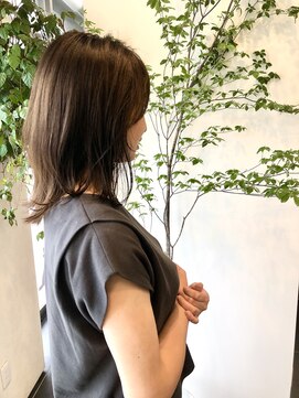 ロドリー(Lodori) ミディアムレイヤースタイル