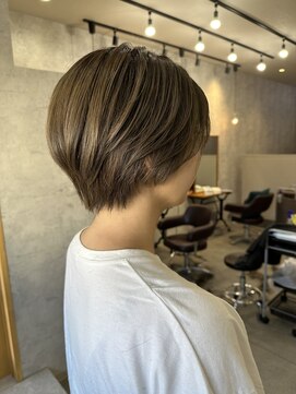 リルア(rilua) コンパクトショート　シルキーベージュ