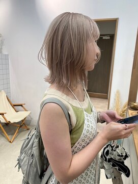 ウィット(wit) white beige