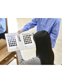 経験豊富なスタイリストがマンツーマンで仕上げまで担当☆あなたに似合うトレンドヘアは「SALON」にお任せ!