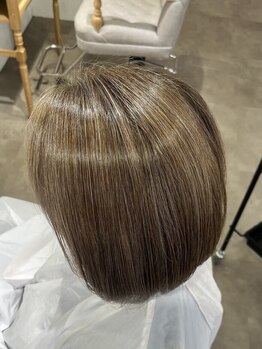 ハクア 相模大野店(HAKUA)の写真/隠さず「魅せる」脱白髪染めで上品な髪＊今までネガティブだった白髪を、ポジティブに変換するサロン◎