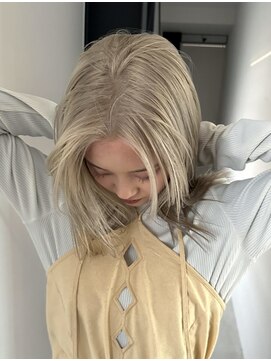 シアター(CIARTOR) 色落ちも綺麗なハイトーンブロンド