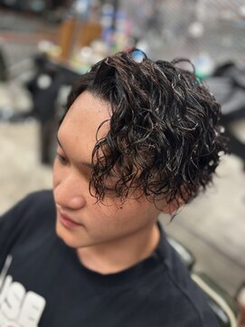 フォーコーナーズカットショップスリーセント 栄(FourCornersCutShop 3/cent) スパイラルパーマ