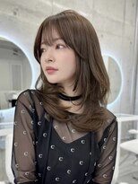 リアンバイアリュール(Lian by Allure)&nbsp;人気ミディアムレイヤー/小顔ワンカールヘア/オリーブグレージュ