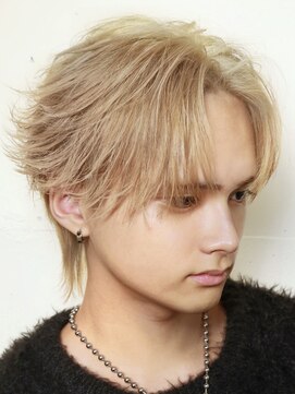 クロトヴィラ 天神大名(KUROT villa) ハイトーンセンターパートブランドベージュフェザーショート