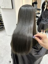 ジーナ 吉塚(Zina)&nbsp;艶髪ダークグレージュ×縮毛矯正【福田れん】博多 吉塚 美容室