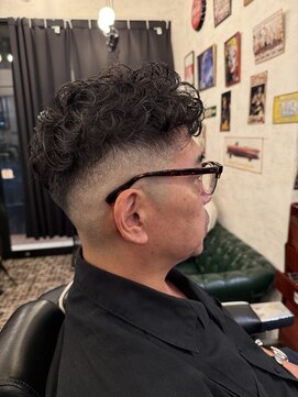 ブロートーキョーバーバーショップ 神田店(Bro Tokyo BARBERSHOP) スキンフェードパーマ