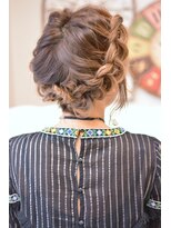 メイズ(MAZE)&nbsp;【メイズ東中野・鍛原志行】ミディアムの編み込みアレンジ