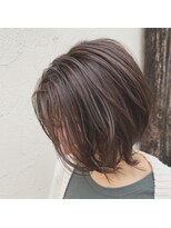 エトランジェ(Etrange)&nbsp;30代40代大人可愛いマニッシュ丸みショートボブセピアベージュ