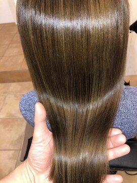 アコンプリッシュ 代官山 恵比寿(accomplish) プラチナミネコラ