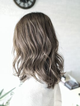 サード プレイス(Third Place) アッシュベージュカラー!