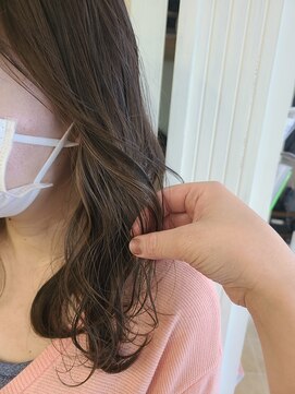 レスタ(ReSTA.) 透け感あふれるヌーディーベージュ