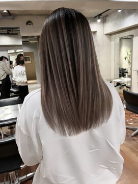 サイン 表参道(SIGN) バレイヤージュハイライトグラデーションカラー白髪ぼかし