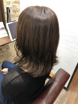 ハサミバイアトリエナガノ 千葉(8sami by atelier nagano) デザインカラー／レイヤーカット/ウエットヘア/オリーブベージュ