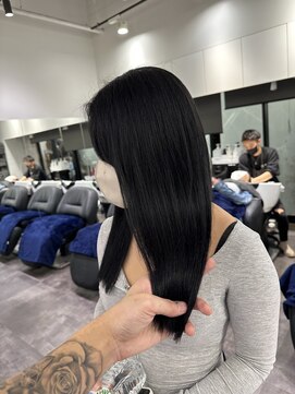 エリーツ 表参道(elyts) シールエクステでボブから胸上ロングに！