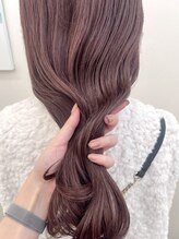 周りと差をつけるならダブルカラーでおしゃれヘアスタイルに◎ 