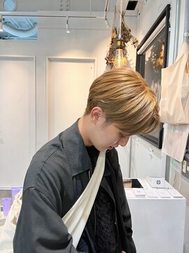 ロカ 表参道(loka) 刈り上げセンターパート[表参道/ブリーチ/パーマ]Mai