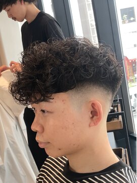 グルーマーズトウキョウ 渋谷店(GROOMER/S TOKYO) 前下がりスペインカール