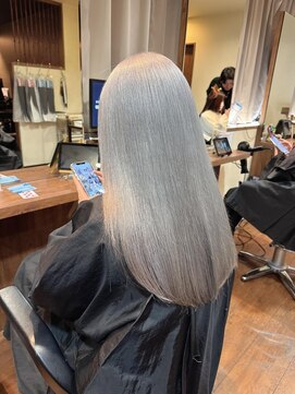 ブランシスヘアー(Bulansis Hair) ホワイトシルバー