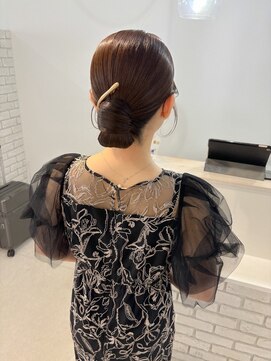 ディティカ サウ(Dityca sow) タイトシニヨン