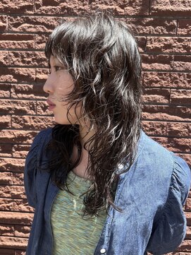 ストア(STORE) オン眉×くせ毛風パーマ|抜け感ロング