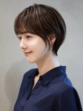 ソワネ 表参道(soigne) 青山白髪ぼかしハイライトウルフショートヘアグレージュ40代50代