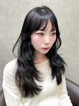 ロンド レア 天神大名店(Lond Le’a) ミディアムレイヤー/外ハネボブ/ワイドバング/ブルーブラック