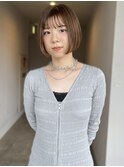 ボブ ブリーチ ハイトーンベージュ 前髪カット 艶髪