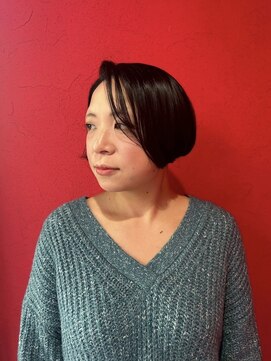 タイトシルエット×極艶ボブ