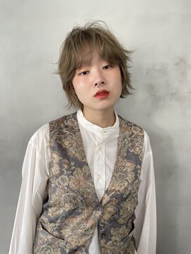 キーダ(KEEDA) 透明感ベージュアッシュ/ショート/レイヤーカット