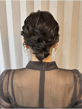 ミラ(Mila) 艶感ふわふわアップパーマ風★