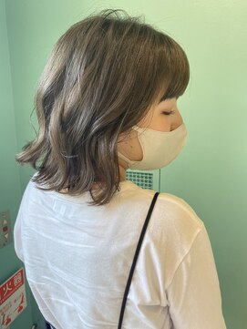 リーホリエ(Lee Horie) 透明感のあるオリーブカラー◎