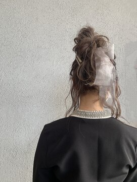 イーズ(e's) お団子変形アレンジリボンがおしゃれ【佐久間】