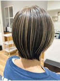 アンブレラカラーハイライト×切りっぱなしボブ