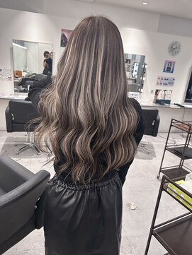 キング 枚方店(K!ng) 縮毛矯正髪質改善ハイライトレイヤーカット梅田美容室エクステ