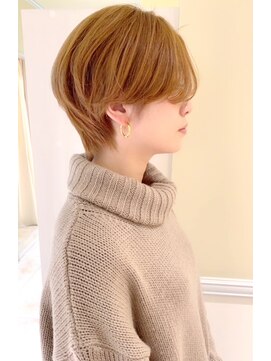 レウナ 外苑前(Reuna) 大人可愛いショートボブ 耳かけ ひし形 ハイトーン