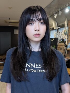 マノハル(MANOHARU) 透け感バングの韓国風ロングレイヤー