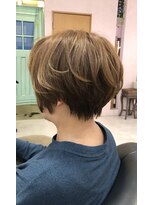 ドゥ スタイル 三国ヶ丘店(Duex Style)&nbsp;【春夏・明るい白髪暈しカラー】透け感ゴールド　×ショートボブ