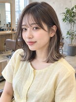 ラナ(LaNA)&nbsp;耳まわりの明るさと揺れる毛先のミディ
