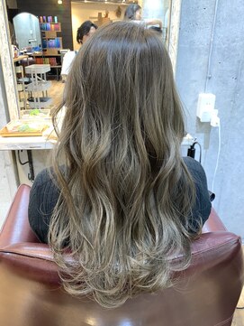 ロダット 横浜(LODAT by little) ハイライト×グレージュ【LODAT横浜】